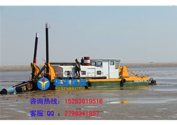 天津客戶定制的絞吸船在現場工作